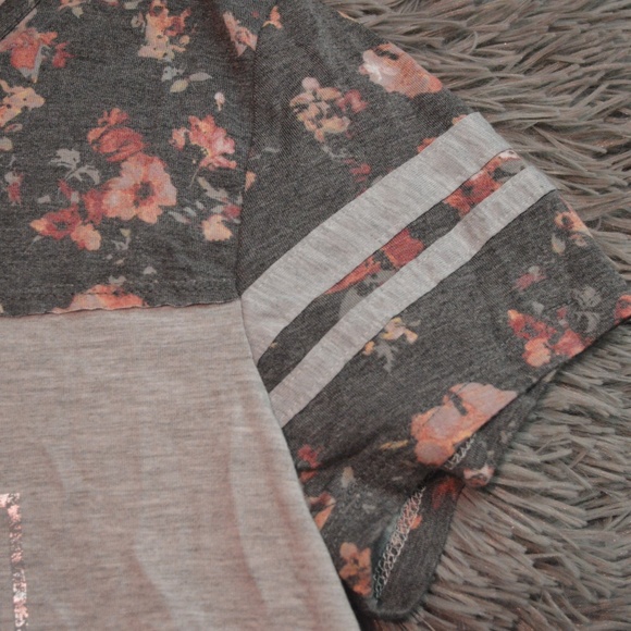 Floral 74 Top - Picture 4 of 4